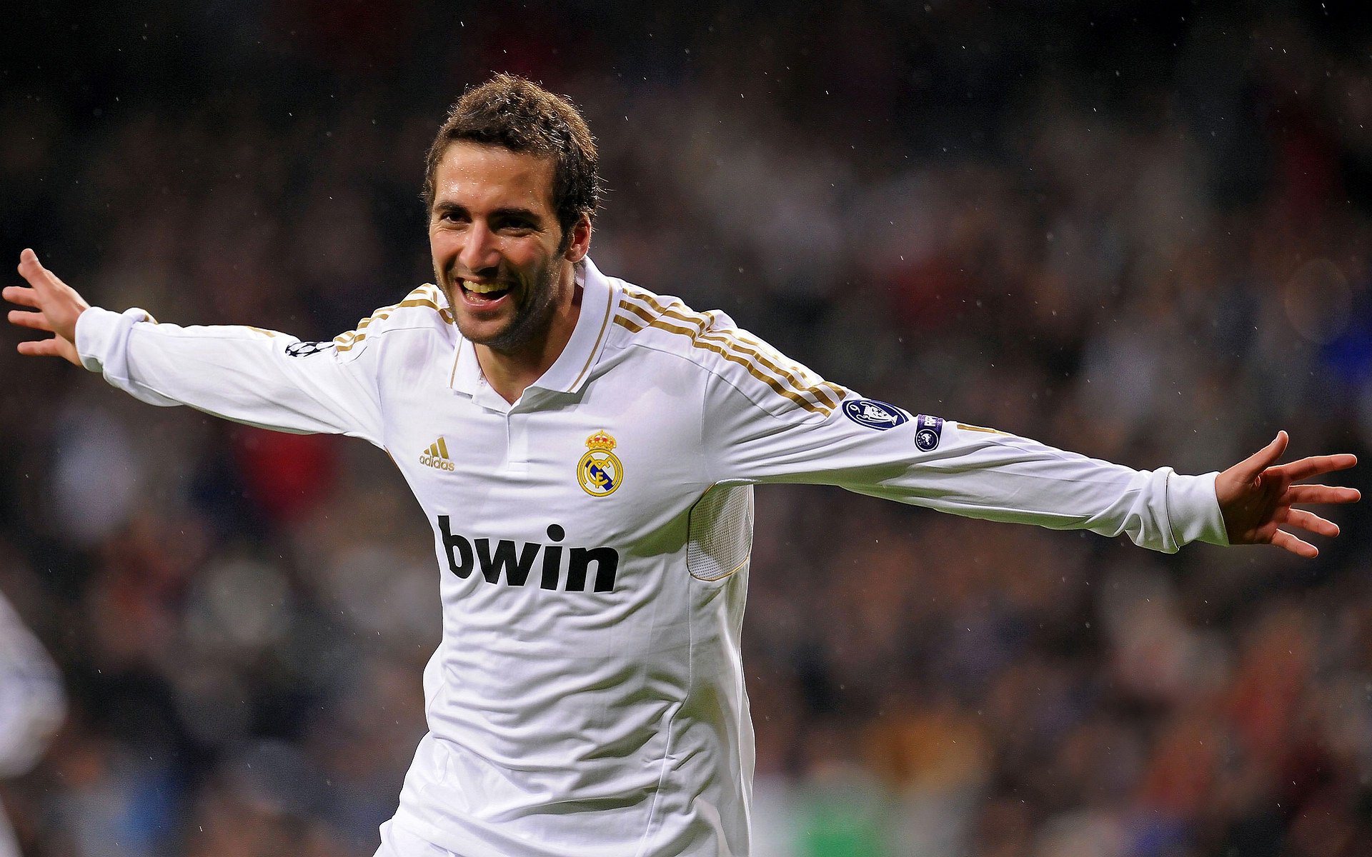 国足锋无力问题如何彻底解决，巅峰国足有多强